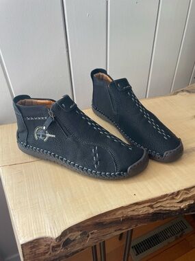 JUST IN Black Ankle Boots Casual Zipper Rubber Sole Unisex Gender Neutral